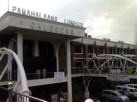 How to get to Old Caloocan City Hall in Kalookan City by.